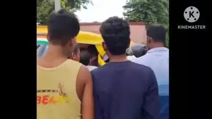 बगहा: बगहा में प्रेमी युगल के साथ मारपीट, वीडियो हुआ वायरल