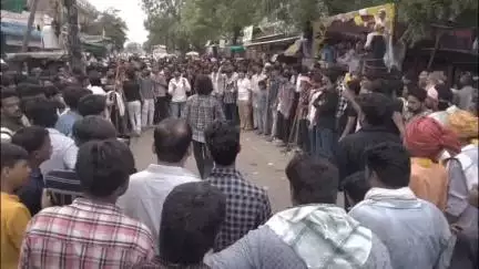 केशोरायपाटन: कापरेन में मुस्लिम समाज ने इमाम हुसैन की याद में अलम सद्दे का जुलूस निकाला