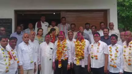पवनी: सहकारी शेतकी खरेदी विक्री संस्थाच्या अध्यक्षपदी ज्ञानेश्वर पंचभाई व उपाध्यक्षपदी पुंडलिक हत्तीमारे यांची निवड