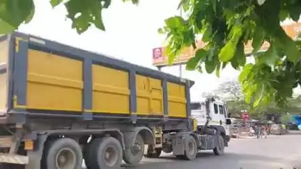 सिराथू: पाबंदियों के बावजूद सिराथू इलाके में ओवरलोड बालू के वाहनों का गुजरना जारी