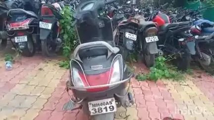 पारशिवनी: सालवा यसंबा वळणा जवळ दोन मोटार सायकलीं ची समोरासमोर टक्कर, एका तरुणाचा मृत्यू.