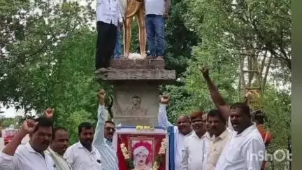 రాజేంద్రనగర్: ఇబ్రహీంపట్నంలో చేతి వృత్తిదారుల సమన్వయ కమిటీ ఆధ్వర్యంలో దొడ్డి కొమురయ్య వర్ధంతి వేడుకలు