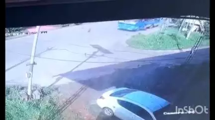 പെരിന്തല്‍മണ്ണ: മേലാറ്റൂരിൽ ബസ്സിൽ നിന്നും വീണ യുവാവിന്റെ ശരീരത്തിൽ ബസ് കയറി അപകടം, യുവാവിന് ഗുരുതര പരിക്ക്