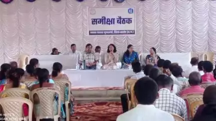 गुण्डरदेही: कलेक्टर ने गुण्डरदेही में सभी विभागों के अधिकारियों और सरपंच सचिव की ली समीक्षा बैठक