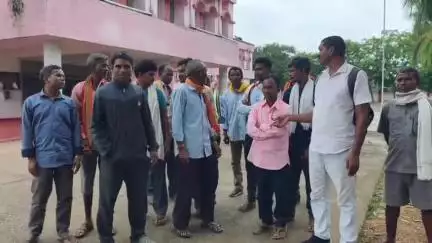 नारायणपुर: जंगल कटाई और अतिक्रमण से त्रस्त ग्राम कनेरा के ग्रामीणों ने लगाई प्रशासन से गुहार, वन विभाग पर उठे सवाल #jansamasya