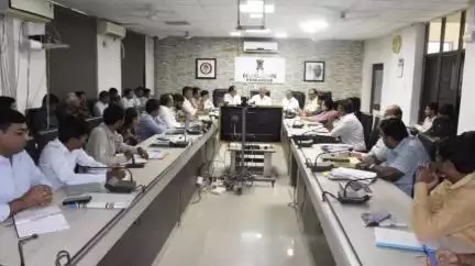 ઽ જિલ્લાના પ્રભારી મંત્રી કુંવરજીભાઇ બાવળિયાના અધ્યક્ષ સ્થાને આયોજનના કામોની સમીક્ષા બેઠક યોજાઈ