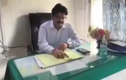 భువనగిరి: యాదగిరిగుట్ట ప్రాథమిక ఆరోగ్య కేంద్రాన్ని ఆకస్మికంగా తనకి చేసిన జిల్లా కలెక్టర్ హనుమంతరావు