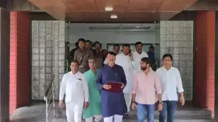 ગાંધીનગર: કોંગ્રેસ પ્રતિનિધિત્વ મંડળ રાજ્યપાલ આચાર્ય દેવવ્રતજીને રજૂઆત માટે પહોંચ્યું