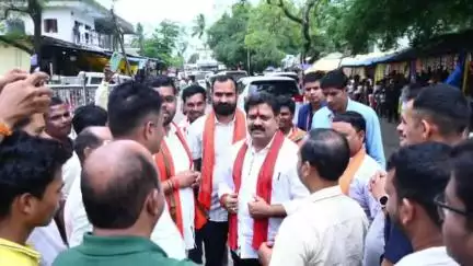 सुकमा: उपमुख्यमंत्री विजय शर्मा सुकमा में शाला प्रवेश उत्सव एवं चरण पादुका वितरण कार्यक्रम में शामिल हुए