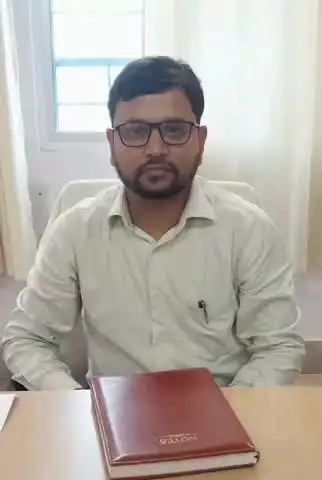 धमदाहा: निवर्तमान डीसीएलआर विनय कुमार के तबादले के बाद मोहित आनंद ने धमदाहा के नए डीसीएलआर के रूप में पदभार ग्रहण किया