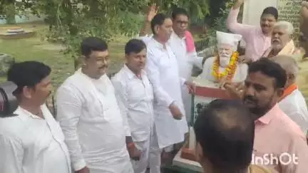 अतरी: सहकारिता मंत्री डॉ. प्रेम कुमार ने अतरी प्रखंड कार्यालय में बीस सूत्री कार्यालय का उद्घाटन किया