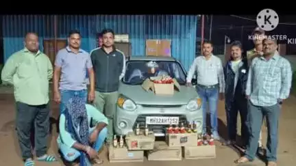 आर्वी: टी पॉईंट वर पोलिसांनी केली नाकेबंदी अल्टो चार चाकी सह विदेशी दारू असा4 लाख 83 हजार 900 रुपयांच्या मुद्देमाल जप्त