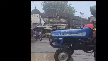 પાલીતાણા: ભૈરવનાથ ચોક સહિત વિસ્તારમાં પરિમલ વોર્ડના નગરસેવક દ્વારા રોડ રસ્તાની મરામત કામગીરી કરાઇ, મહોરમ પર્વને લઈને ખાડા પૂર્યા