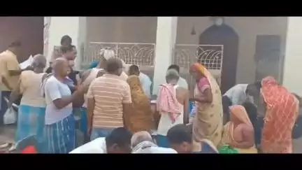 धरहरा: मतदाता सूची सुधार के लिए शिवकुण्ड पंचायत में सीओ ने किया घर-घर दौरा, बीएलओ को दिए निर्देश