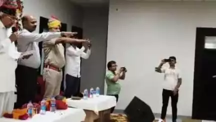 पिंडवाड़ा: सरुपगंज के बालाजी भवन में नशा मुक्ति अभियान पर कार्यशाला का आयोजन, सांसद प्रधान समेत पुलिस के अधिकारी रहे मौजूद