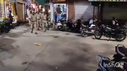 पोकरण: मोहर्रम पर्व को देखते हुए पुलिस ने शहर के विभिन्न स्थानों से निकाला फ्लैग मार्च, शांति व्यवस्था बनाए रखने का दिया संकल्प