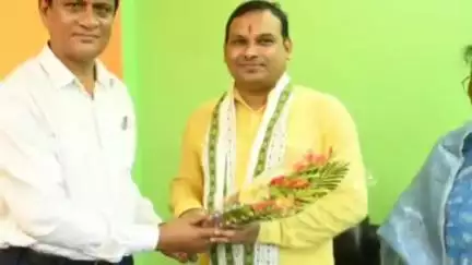 অমরপুর: উদয়পুরস্থিত বিজেপি গোমতী জেলা কার্যালয়ে রাজ্য সরকারের মন্ত্রিপরিষদের নতুন মন্ত্রী কিশোর বর্মনকে শুভেচ্ছা জানানো হয়