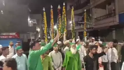 आबू रोड: आबूरोड में मोहर्रम की सात तारीख को इमाम हुसैन की गादियों व अखाड़ों से निकले अलम, इमाम हुसैन की गादियों पर जले अलावे