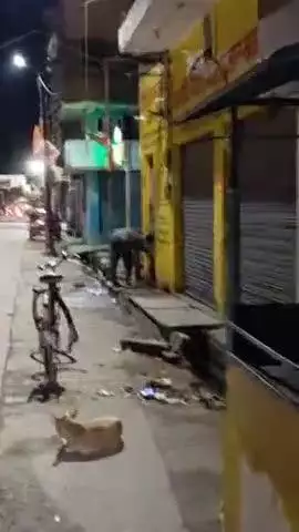 बीसलपुर: छतरी चौराहे पर देशी शराब की दुकान पर निर्धारित समय के बाद भी खुलेआम बिक रही शराब, ओवर रेटिंग भी जारी