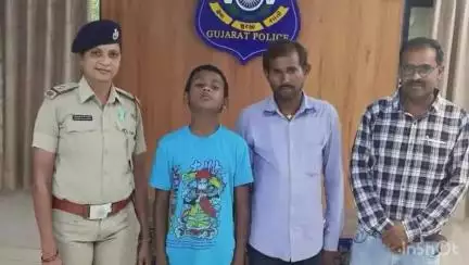 ગણદેવી: મુંબઈના દિવા વિસ્તારમાંથી વિખુટા પડેલા 10 વર્ષના બાળકને બીલીમોરા પોલીસએ પરીવાર સાથે મિલાવ્યું