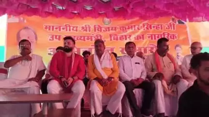 सरैया: शिवपुरी घोघराहा विधायक आवास पर नागरिक सम्मान समारोह आयोजित, बिहार के उपमुख्यमंत्री विजय सिन्हा हुए शामिल