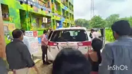वाशिम: जिल्हा परिषद मुख्य कार्यकारी अधिकारी वैभव वाघमारे यांना जिल्हा परिषद येथे नागरिकांनी दिला निरोप