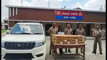 ज़मानिया: मुखबिर की सूचना पर देवढ़ी पुलिया के आगे दाउदपुर तिराहा के पास से पुलिस ने शराब के साथ एक तस्कर को किया गिरफ्तार