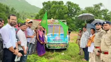 ନୂଆଗାଁ: ସୁରଙ୍ଗୀ ଠାରେ ମାଆ ପାଇଁ ଗଛ ଟିଏ ବୃକ୍ଷରୋପଣ କାର୍ଯ୍ୟକ୍ରମ ଅନୁଷ୍ଠିତ, ଯୋଗଦେଲେ ସ୍ଥାନୀୟ ବିଧାୟକ