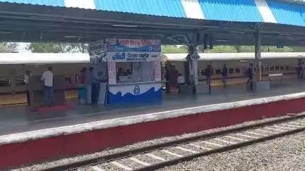 आमला: गोंडवाना एक्सप्रेस के जनरल बोगी से जीआरपी पुलिस ने ₹1.45 लाख का अवैध गांजा बरामद किया, मामला दर्ज
