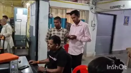 फरसगांव: कोपरा मुंडापारा में हुए सड़क हादसे में मृतक के शव को फरसगांव थाना पुलिस ने पोस्टमार्टम के बाद परिजनों को सौंपा