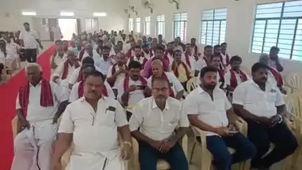 ஆரணி: டவுன் கோட்டை மைதானம் அருகில் திமுக பாக முகவர்கள் கூட்டம் நடைபெற்றது