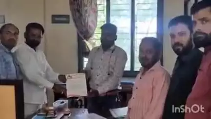 वाशिम: म.रा.इतर मागासवर्गीय वित्त विकास महामंडळाकडून देण्यात येणारी रक्कम त्वरित जमा करा,शिवसेना तालुकाप्रमुख मुसळे यांची मागनी