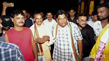 ନୂଆଗାଁ: ଚିକିଟି ନିର୍ବାଚନ ମଣ୍ଡଳୀର ପାତ୍ରପୁର ବ୍ଳକ ଜରଡ଼ା ଗ୍ରାମରେ ଥିବା ପାର୍ଥ ସାରଥି ପୀଠ ରେ ପହଞ୍ଚି ଠାକୁରଙ୍କ ଦର୍ଶନ କଲେ ମନ୍ତ୍ରୀ ଓ ବିଧାୟକ