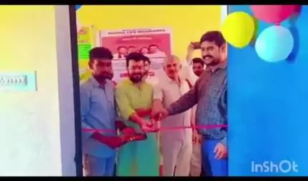 टिकारी: करहट्टा पंचायत सरकार भवन में मुखिया व डाक निरीक्षक ने डाक सेवा का फीता काटकर किया शुभारंभ, कई ग्रामीण रहे उपस्थित