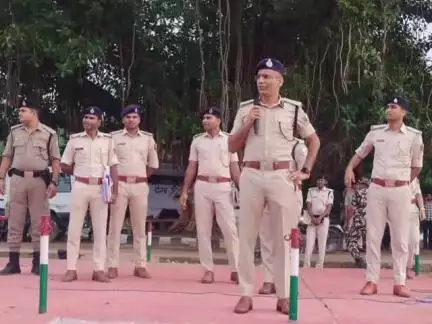 गया टाउन सीडी ब्लॉक: SSP के निर्देश पर पुलिस केंद्र में पर्व-त्योहार के मद्देनज़र दंगा नियंत्रण को लेकर मॉक ड्रिल किया गया