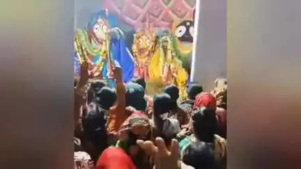 ଦିଗପହଣ୍ଡି: ରାମ ଲକ୍ଷ୍ମଣ ବେଶରେ ଚତୁର୍ଦ୍ଧାମୂର୍ତ୍ତିଙ୍କ ସନ୍ଧ୍ୟା ଆଳତୀ ଦର୍ଶନ, ଦିଗପହଣ୍ଡି ଆଡପ ମନ୍ଦିରରେ ଭକ୍ତଙ୍କ ଭିଡ