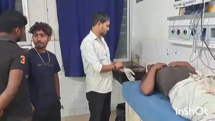 जमुई: बरमसिया स्थित टूटे पुल से नदी में गिरकर युवक घायल, सदर अस्पताल में चल रहा इलाज