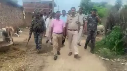 महागामा: एसडीपीओ की निगरानी में महागामा व हनवारा थाना क्षेत्र में विभिन्न जगहों पर निकाला गया फ्लैग मार्च