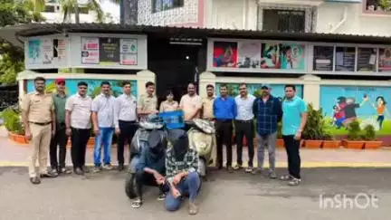पनवेल: मोबाईल फोन जबरी चोरी करणारे सराईत गुन्हेगारांस  पोलिसांनी केले गजाआड