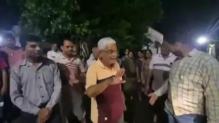 વઢવાણ: વોર્ડ નંબર 3ના સ્થાનિક લોકોની વરસાદી પાણી ગટરના ગંદા પાણી ઘરોમાં ઘુશ્યા સહીતની સમસ્યા જાગૃત નાગરિકે વિડિયો વાયરલ