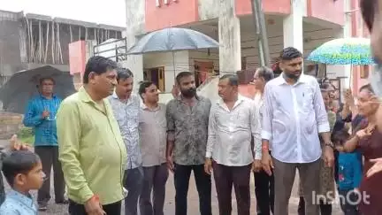 વિસાવદર: વિસાવદર વોર્ડ નંબર 1 ની મહિલા ઓ અને ધારાસભ્ય ગોપાલ ઇટાલીયા પહોંચી નગરપાલિકા એ