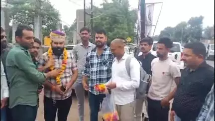 शाजापुर: शाजापुर जिले से करणी सेना परिवार का दल मंदसौर SP कार्यालय के घेराव के लिए रवाना