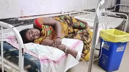 ग्राम लालपुर: पति ने पत्नी से की मारपीट, जहर खाकर थाने पहुंची महिला, पुलिस ने अस्पताल में भर्ती कराया