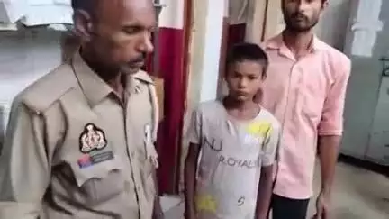 सासनी: गांव दरियापुर में एक बालक के साथ पुरानी रंजिश के चलते पड़ोसियों ने की मारपीट, बालक का टूटा दांत और हाथ