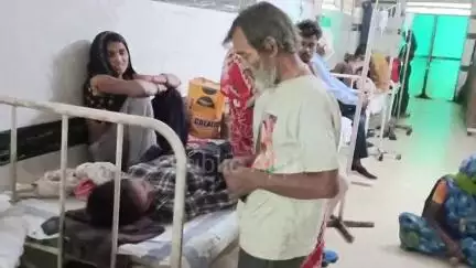 अमरपाटन के सिविल अस्पताल में भर्ती युवती के साथ झाड़-फूंक करने का वीडियो आया सामने