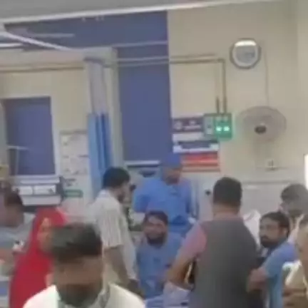 नीमराना: नीमराना के भाजपा नेता के ऑफिस में घुसकर अज्ञात बदमाश ने पैरों में मारी गोली, दोस्त का सिर फोड़ा, दोनों घायल
