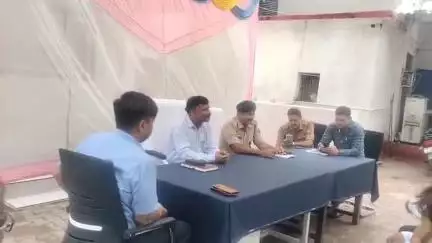 महरौनी: महरौनी में मोहर्रम को लेकर थाना महरौनी में शांति समिति की बैठक संपन्न, अध्यक्षता एसडीएम मदन मोहन गुप्ता ने की