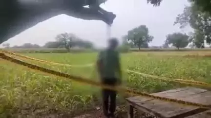 इटावा: इकदिल के नगला प्रेमी गांव में जेल से जमानत पर बाहर आए युवक का शव नीम के पेड़ से लटकता मिला, पुलिस जांच में जुटी