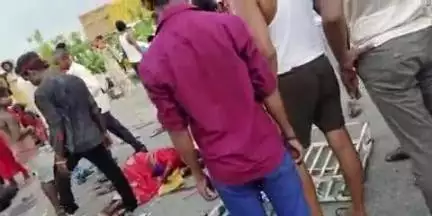 चिनिया: धान रोपनी के लिए जा रहे मजदूरों की पिकअप पलटी, हादसे में चिनियां के दो मजदूरों समेत तीन की मौत, 29 घायल