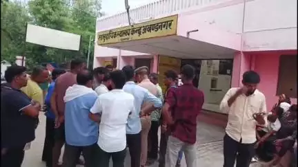 कादीपुर: पौधनरामपुर गांव के व्यक्ति की बकरी चराने गए करंट की चपेट में आने से हुई मौत, परिवार में मचा कोहराम